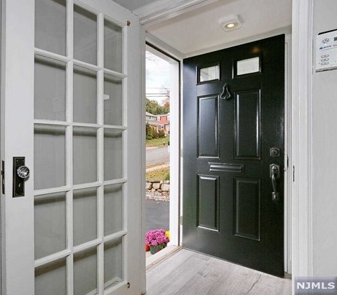 86 Chestnut St, Midland Pk NJ  07432-1514 exterior