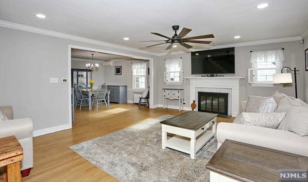 86 Chestnut St, Midland Pk NJ  07432-1514 exterior