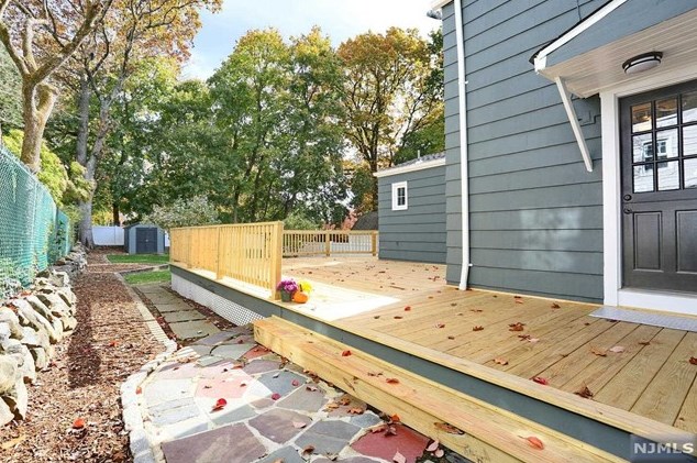 86 Chestnut St, Midland Pk NJ  07432-1514 exterior