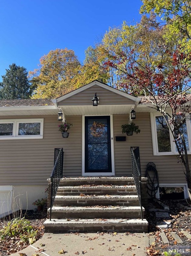14 Kennedy Ter, Westwood NJ  07675-1953 exterior