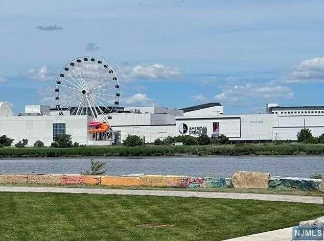 1018 Koelle Blvd, Secaucus NJ  07094-4224 exterior