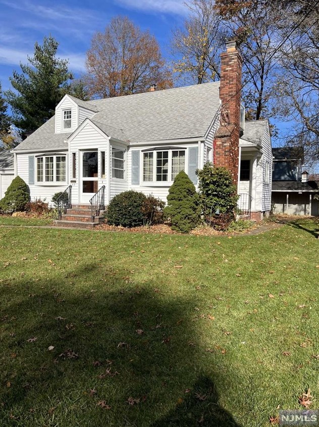 33 Oakland Ave, Springfield NJ  07081-2308 exterior