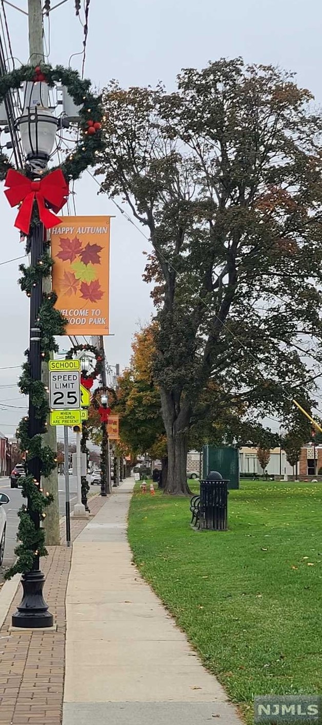 87 Ackerman Ave, Elmwood Park NJ  07407-1608 exterior