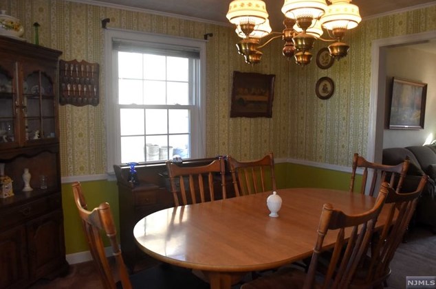 87 Ackerman Ave, Elmwood Park NJ  07407-1608 exterior