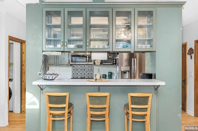 12 Eastern Way, Rutherford NJ  07070-2116 exterior