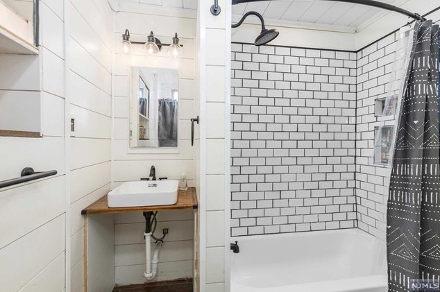 12 Eastern Way, Rutherford NJ  07070-2116 exterior