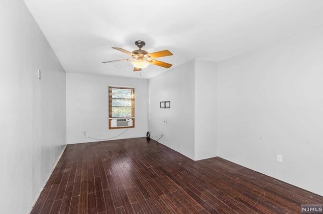 12 Eastern Way, Rutherford NJ  07070-2116 exterior