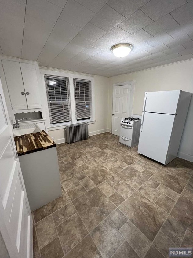 281 Market St, Elmwood Park NJ  07407-2015 exterior