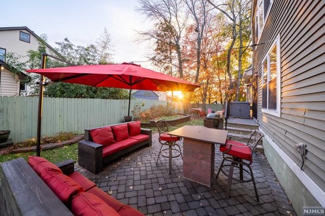 10 New Jersey Ave, Bergenfield NJ  07621-1325 exterior