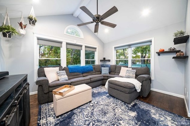 10 New Jersey Ave, Bergenfield NJ  07621-1325 exterior