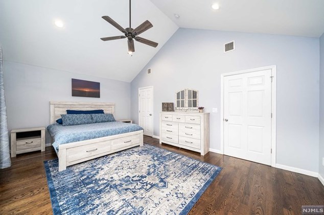 10 New Jersey Ave, Bergenfield NJ  07621-1325 exterior