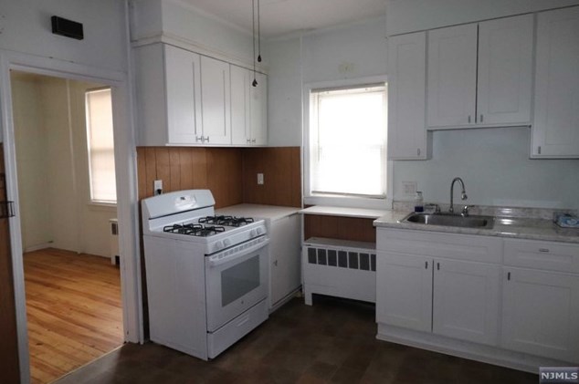 129 Malvern St, Newark NJ  07105-1503 exterior