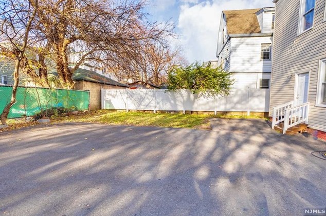 19 Farley Ave, Newark NJ  07108-1509 exterior