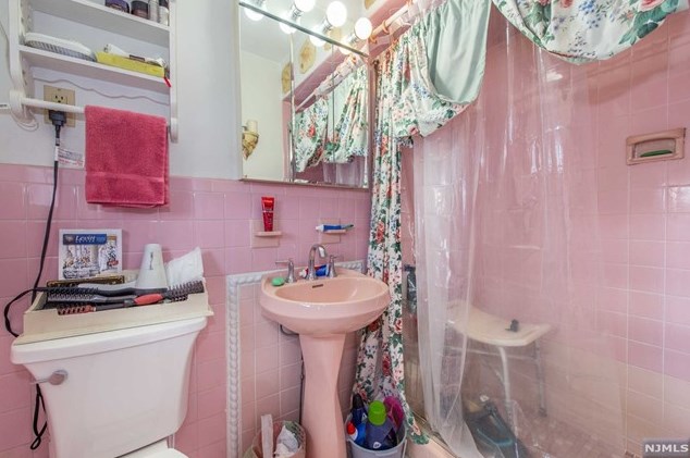 115 Spring St, Passaic Park NJ 07055-5506 exterior