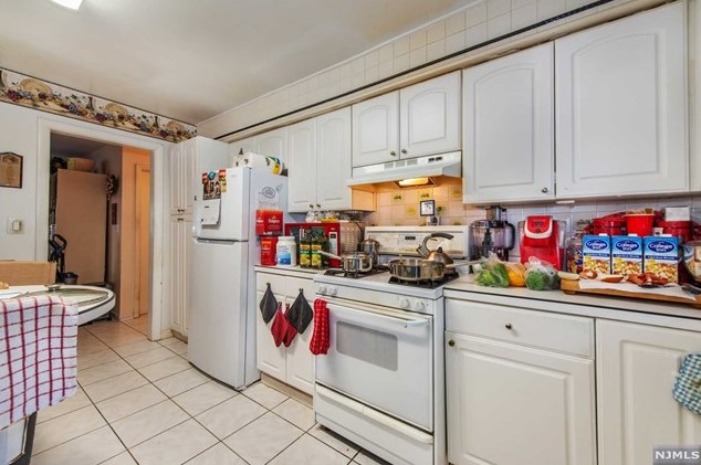 115 Spring St, Passaic Park NJ 07055-5506 exterior