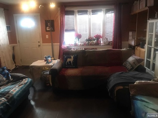 82 Pamrapo Ave, Jersey City NJ  07305-2419 exterior