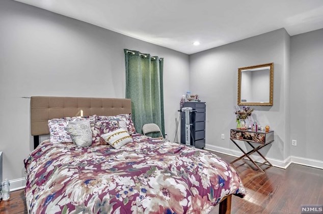 279 Rutledge Ave, East Orange NJ  07017-4605 exterior