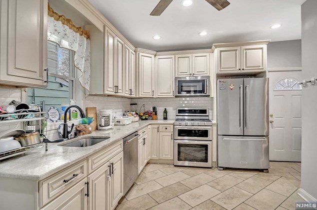 279 Rutledge Ave, East Orange NJ  07017-4605 exterior