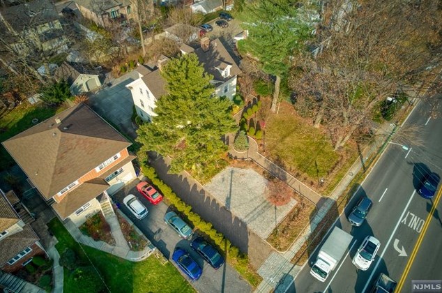 1025 Palisade Ave, West Fort Lee NJ  07024-6320 exterior