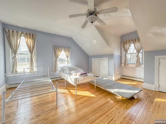 1025 Palisade Ave, West Fort Lee NJ  07024-6320 exterior