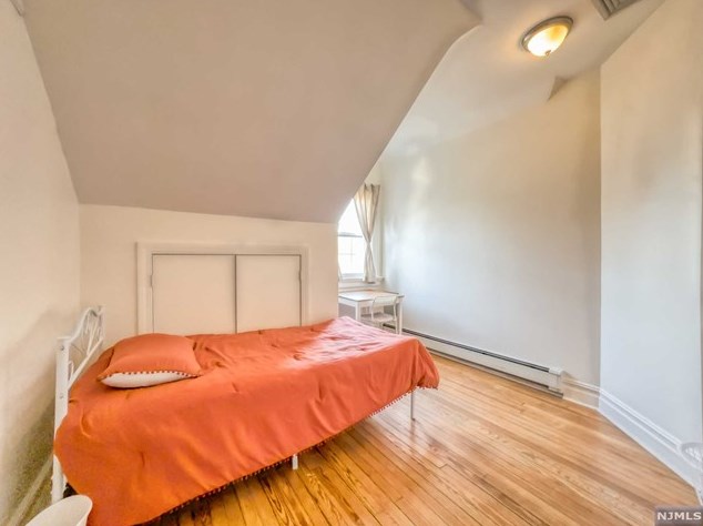 1025 Palisade Ave, West Fort Lee NJ  07024-6320 exterior