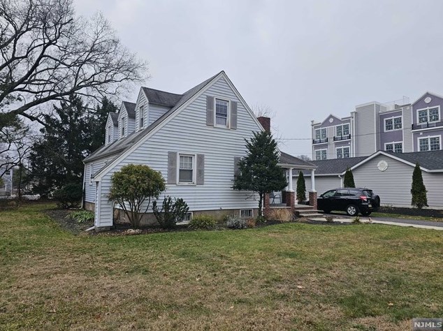 109 Linwood Ave, Emerson NJ  07630-1875 exterior