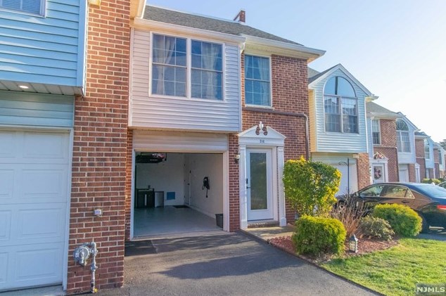 316 Wood Ridge St, Wood-Ridge NJ  07075-1356 exterior