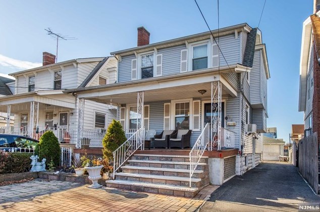 426 Roseville Ave, Newark NJ  07107-1725 exterior