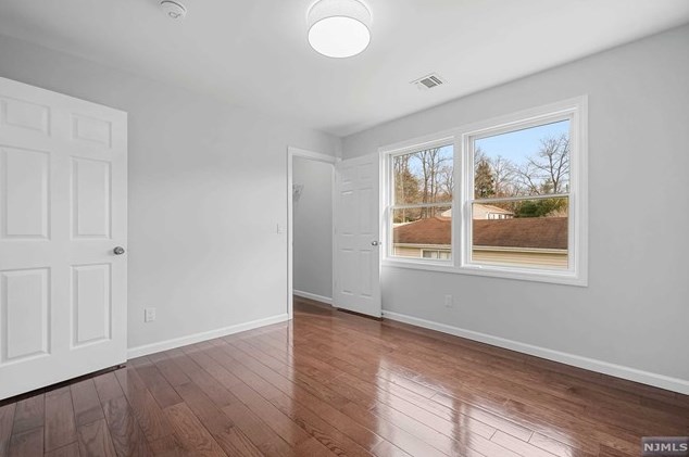 55 Emwood Dr, Emerson NJ  07630-1903 exterior