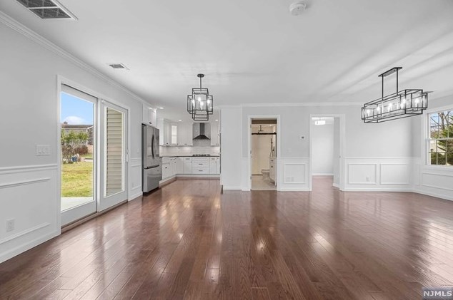 55 Emwood Dr, Emerson NJ  07630-1903 exterior