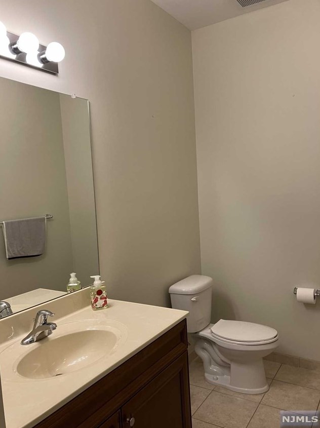 3107 Cory Ln, Elmwood Park NJ  07407 exterior