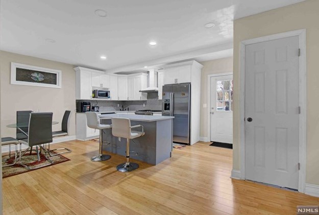 19 Becker Ter, Irvington NJ 07111-1311 exterior