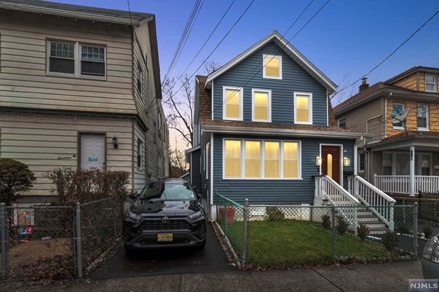 19 Becker Ter, Irvington NJ 07111-1311 exterior