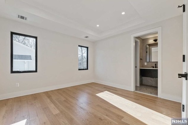 129 Lylewood Dr, Tenafly NJ  07670-1908 exterior