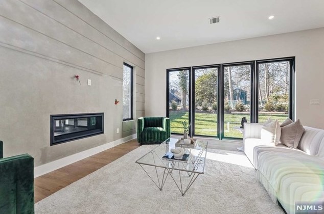 129 Lylewood Dr, Tenafly NJ  07670-1908 exterior