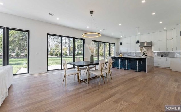 129 Lylewood Dr, Tenafly NJ  07670-1908 exterior