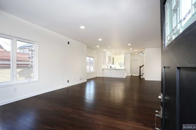 262 Wilson St, Hackensack NJ  07601-3024 exterior