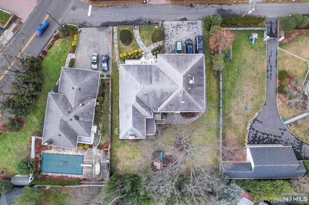 1036 Briar Way, West Fort Lee NJ exterior