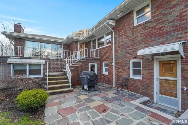 1036 Briar Way, West Fort Lee NJ exterior