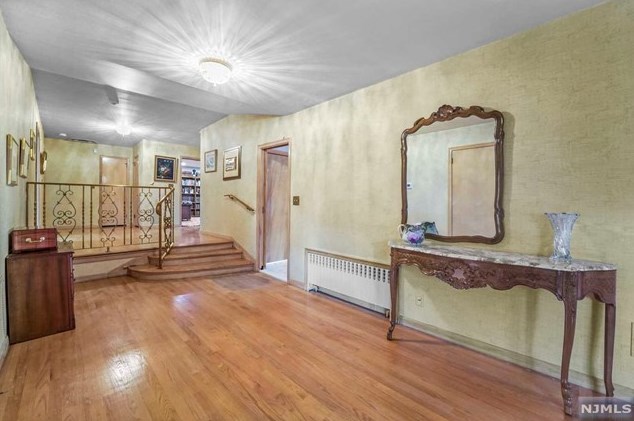 1036 Briar Way, West Fort Lee NJ exterior