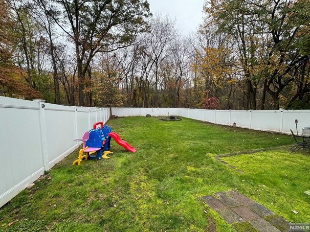 147 Bedford Ave, Teaneck NJ  07666-5904 exterior