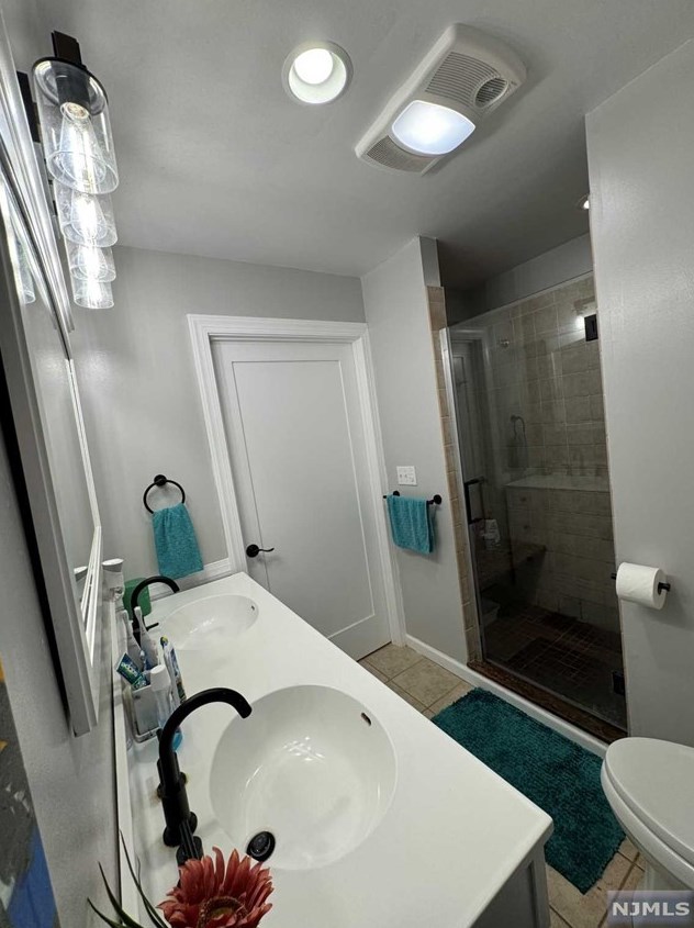 147 Bedford Ave, Teaneck NJ  07666-5904 exterior