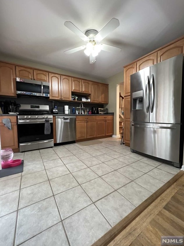 12 Warren Pl, West Milford NJ  07480-1134 exterior