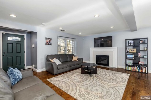 50 Crane Ave, Rutherford NJ  07070-2536 exterior