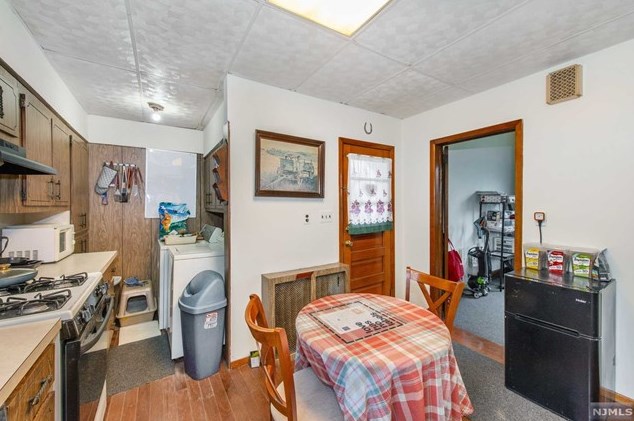 451 Hazel St, Clifton NJ  07011-2818 exterior