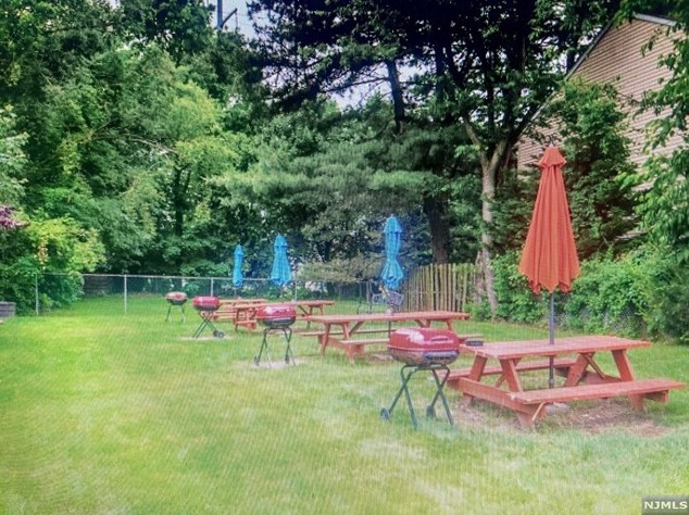 605 Grove St, Clifton NJ  07013-3818 exterior