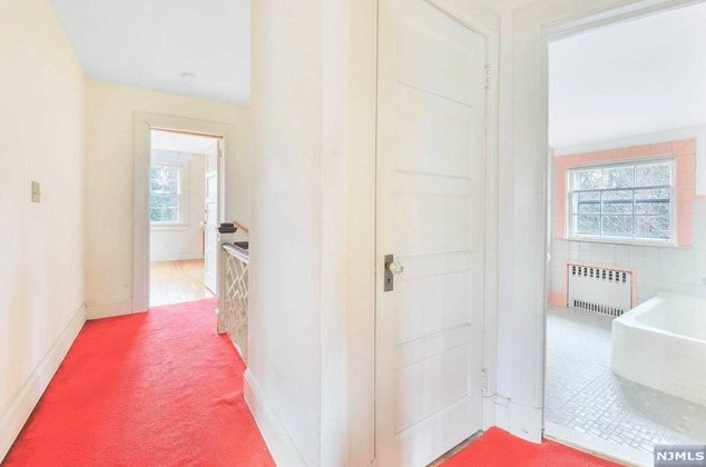 125 Hudson Ave, Tenafly NJ 07670-1039 exterior