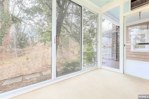 125 Hudson Ave, Tenafly NJ 07670-1039 exterior