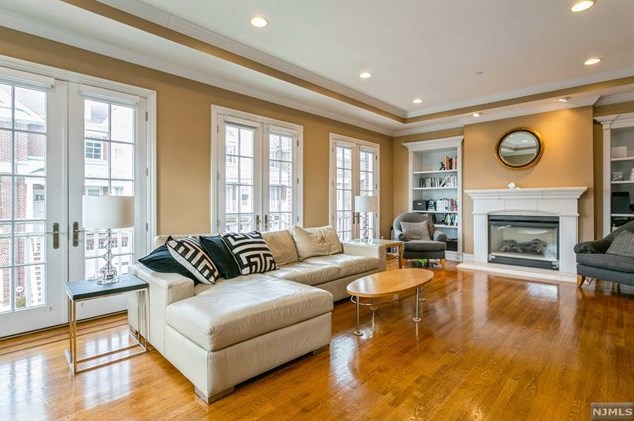 201 Heights Ln, Tenafly NJ  07670-2333 exterior