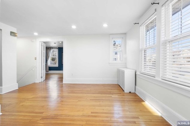 704 3rd St, Lyndhurst NJ  07071-2814 exterior